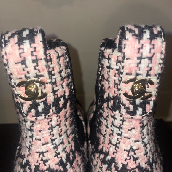 Authentic Chanel tweed booties - Picture 5 of 7